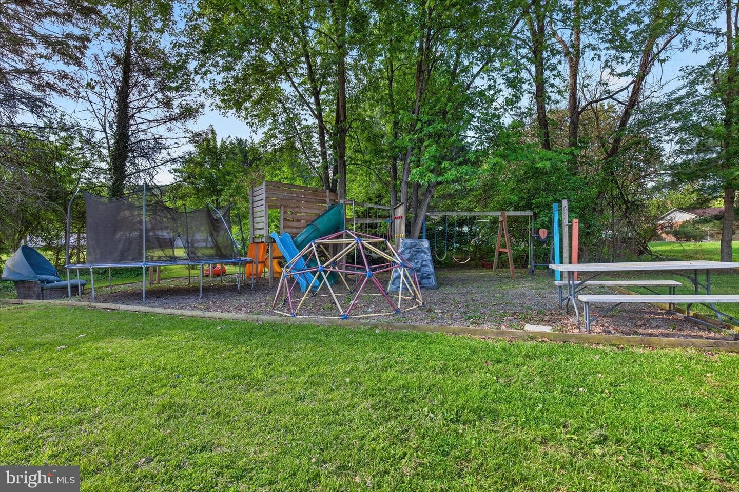307 W Pine Street photo 22