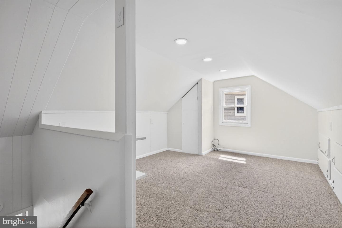 340 Charles Road photo 23
