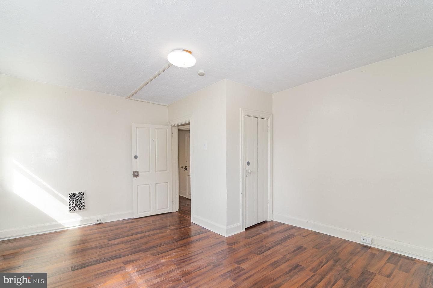 3311 Chestnut Street photo 11