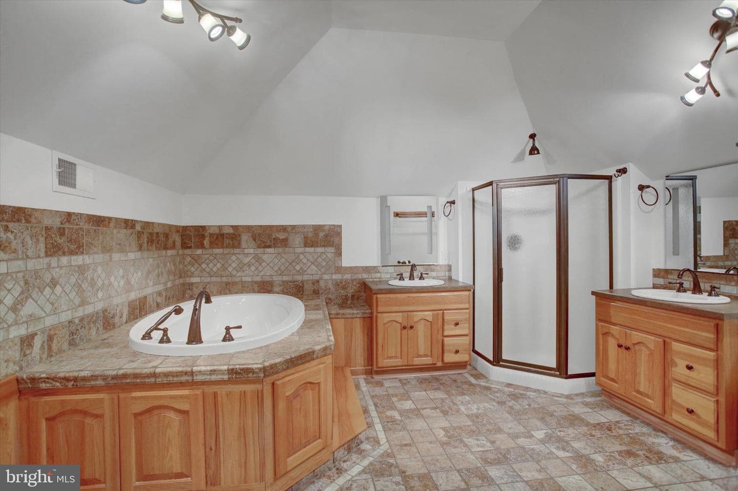 98 Peach Glen Road photo 36