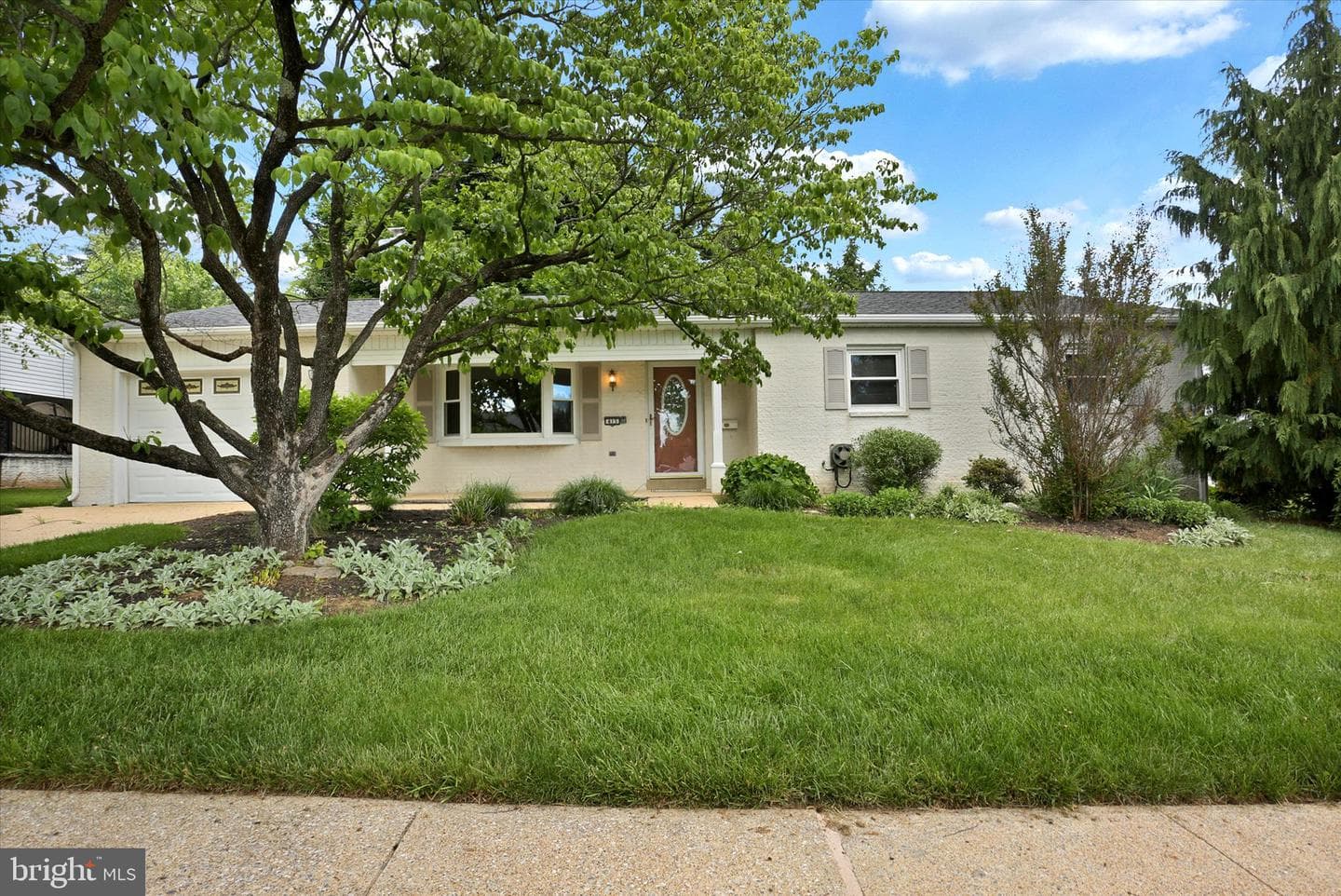 415 Alison Avenue photo 2