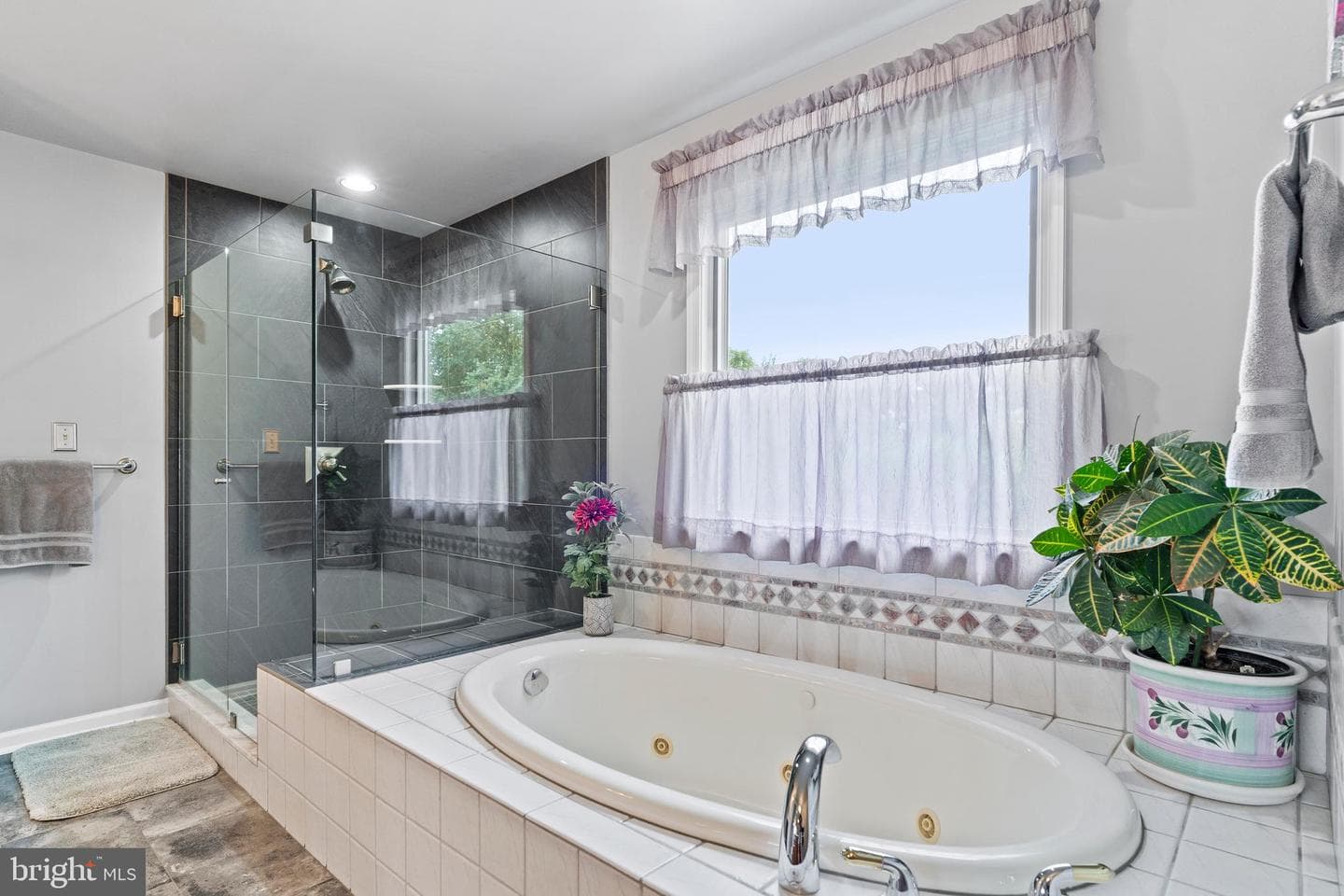 1826 Signal Hill Drive photo 34