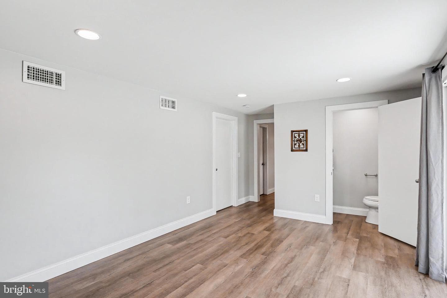 930 Hamilton Street photo 13