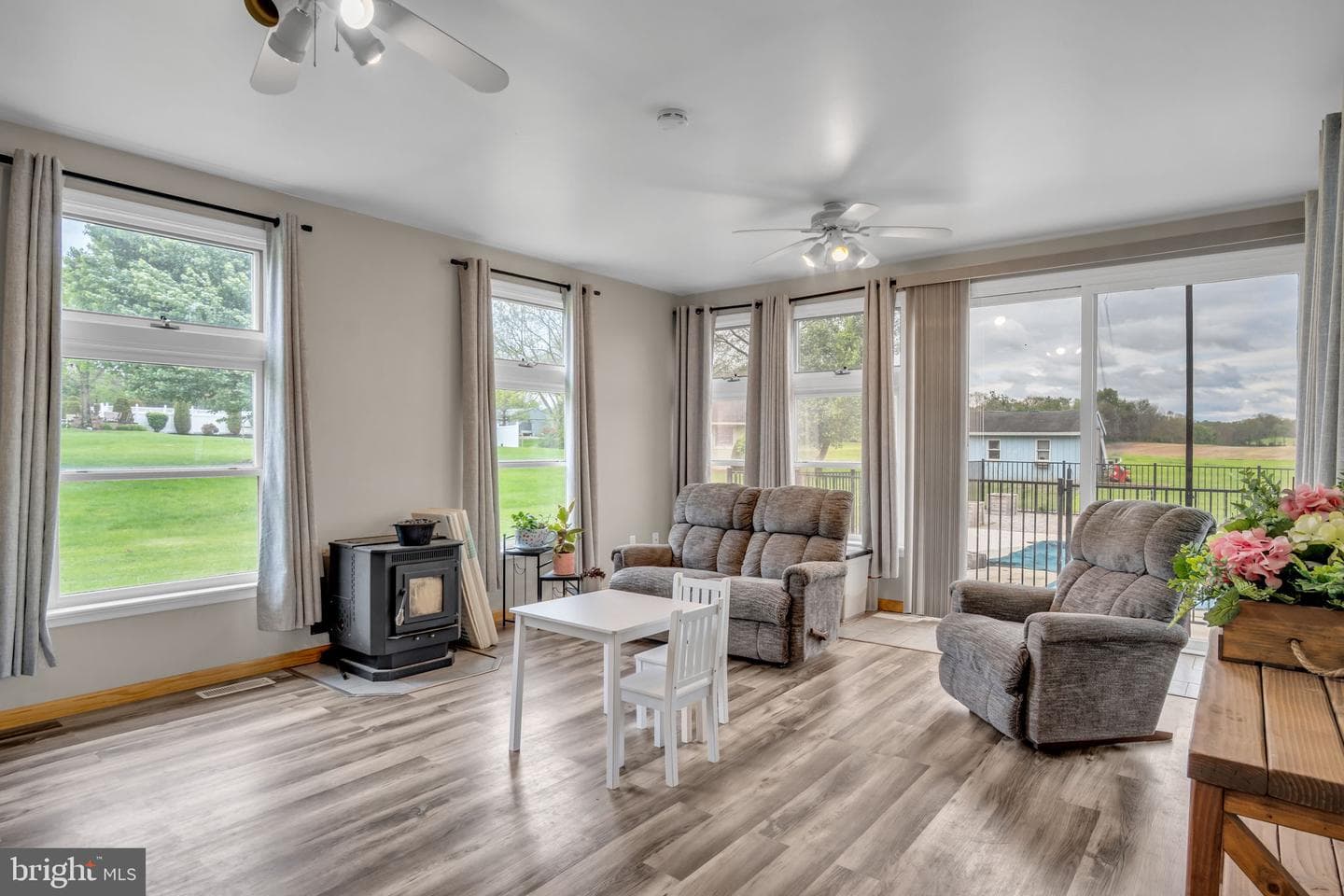 488 Petersburg Road photo 3
