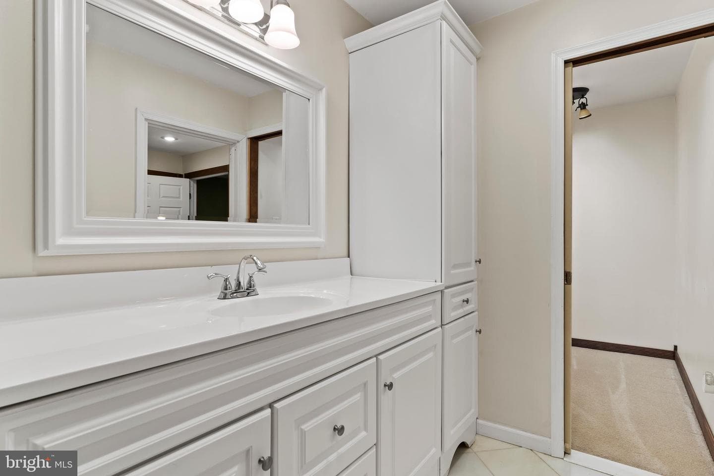 120 Yates Street photo 36