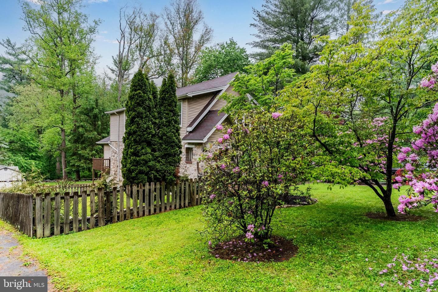 120 Yates Street photo 4