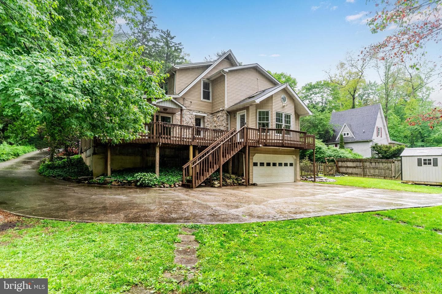 120 Yates Street photo 5