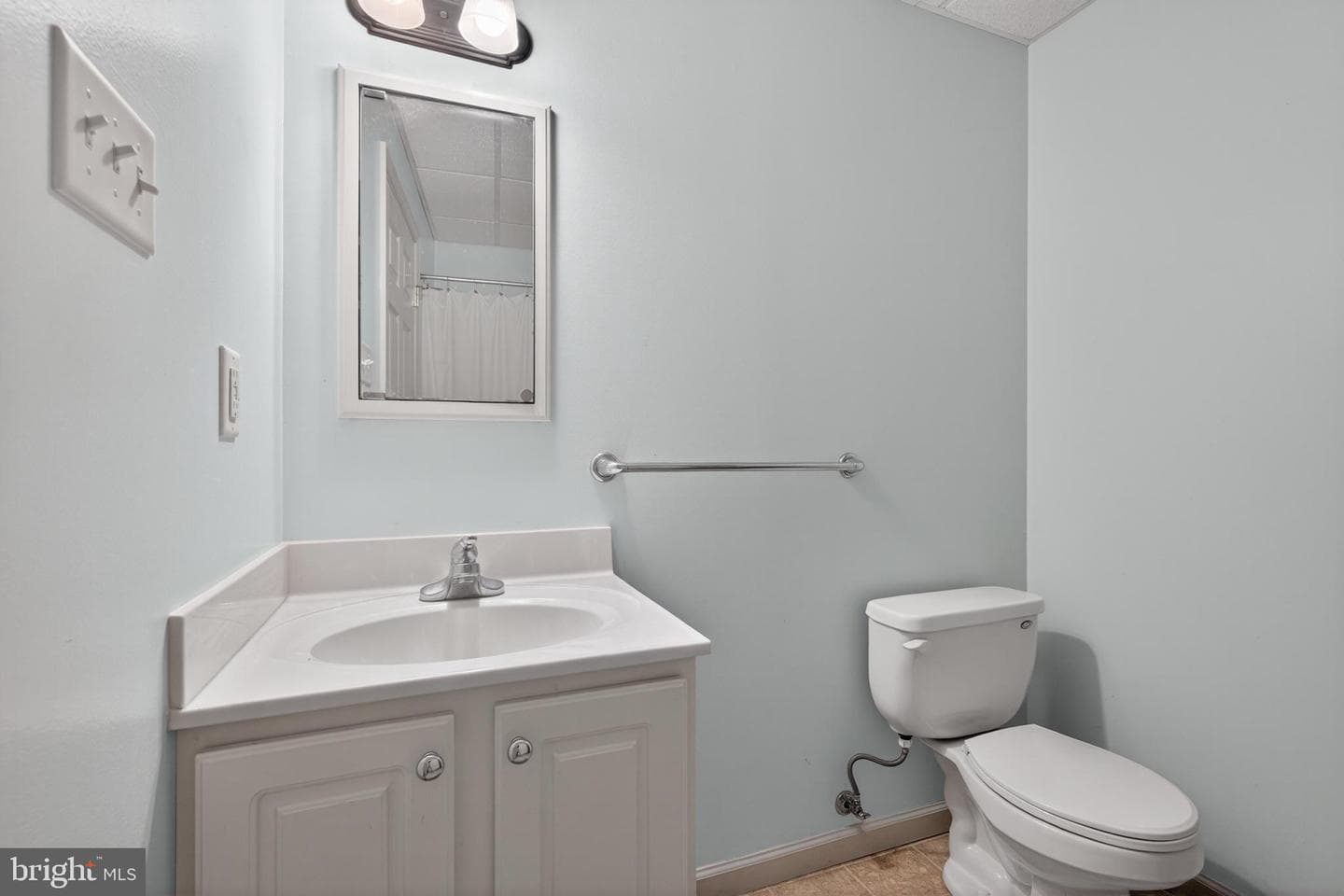 2 Windsor Way photo 29