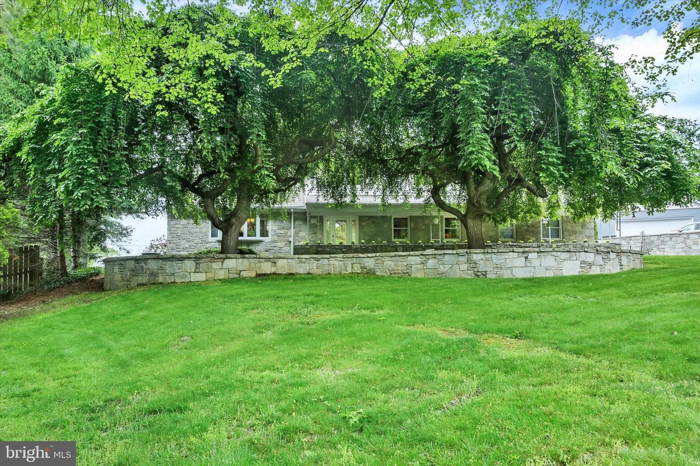 332 Blacklatch Lane photo 3