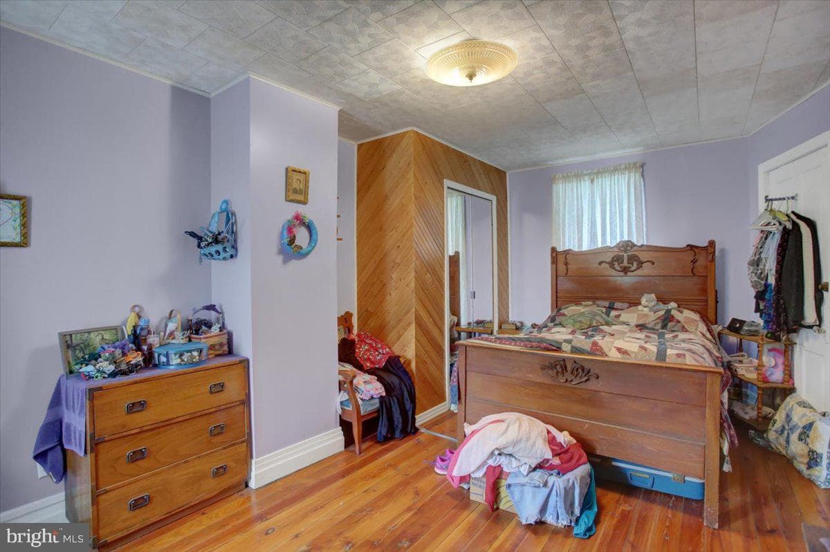 351 E Burd Street photo 15