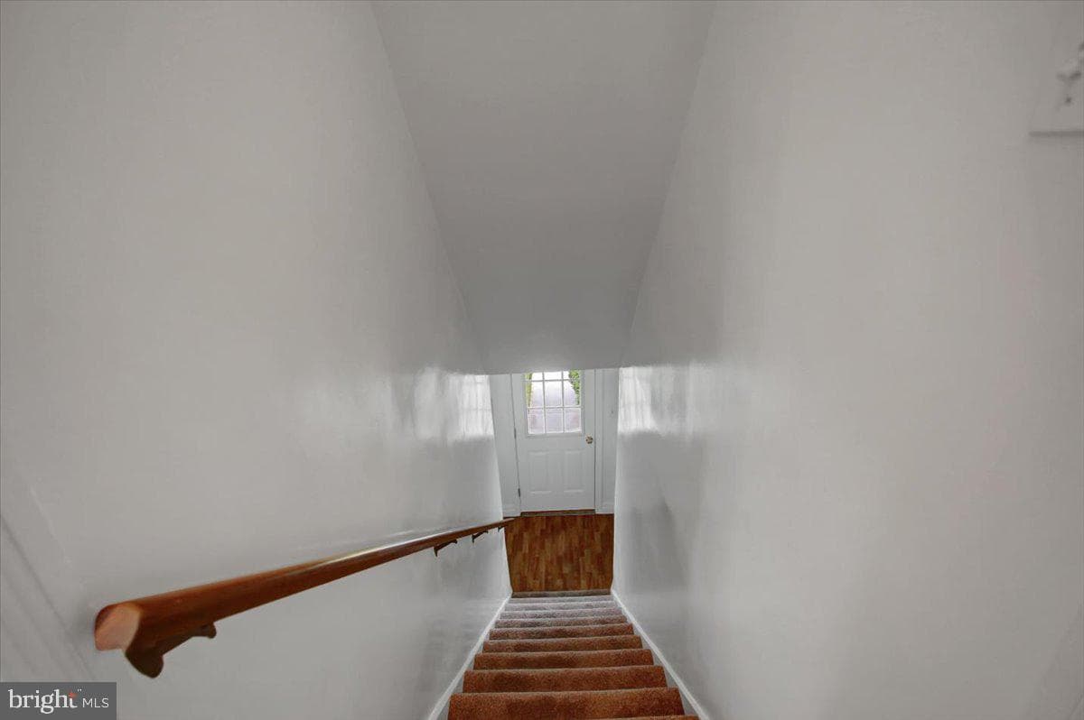 351 E Burd Street photo 19