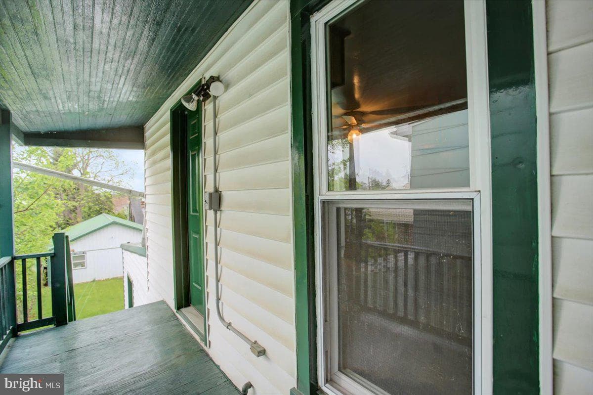 351 E Burd Street photo 28