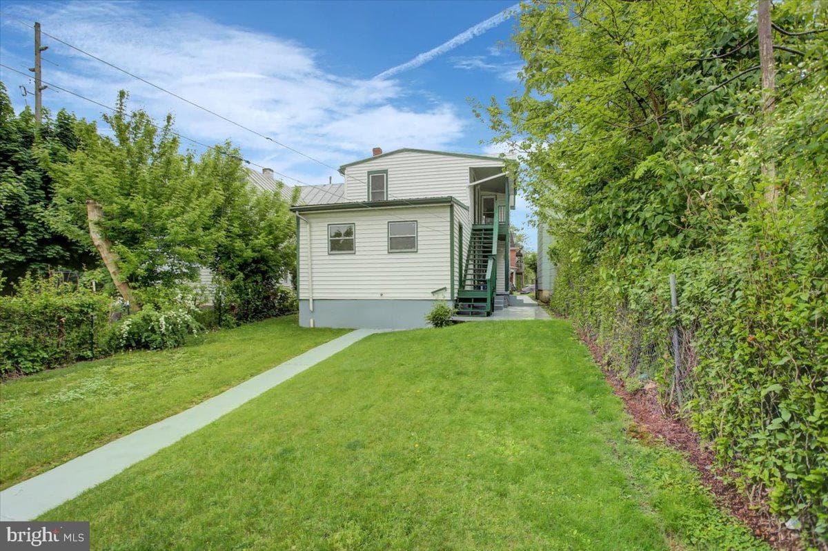 351 E Burd Street photo 34