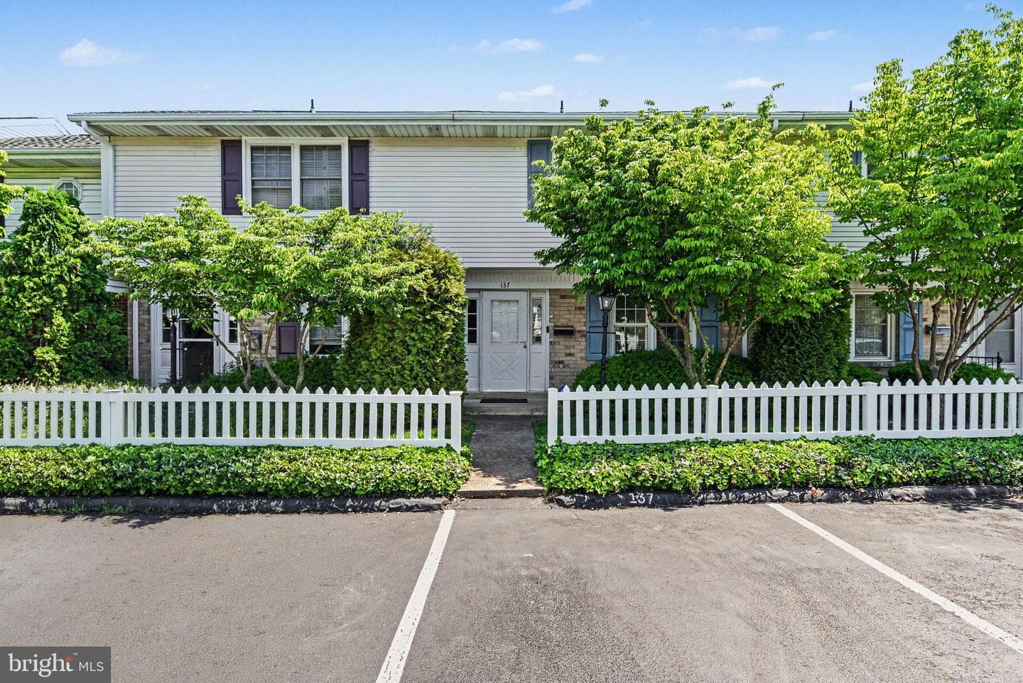 137 W Vine Street