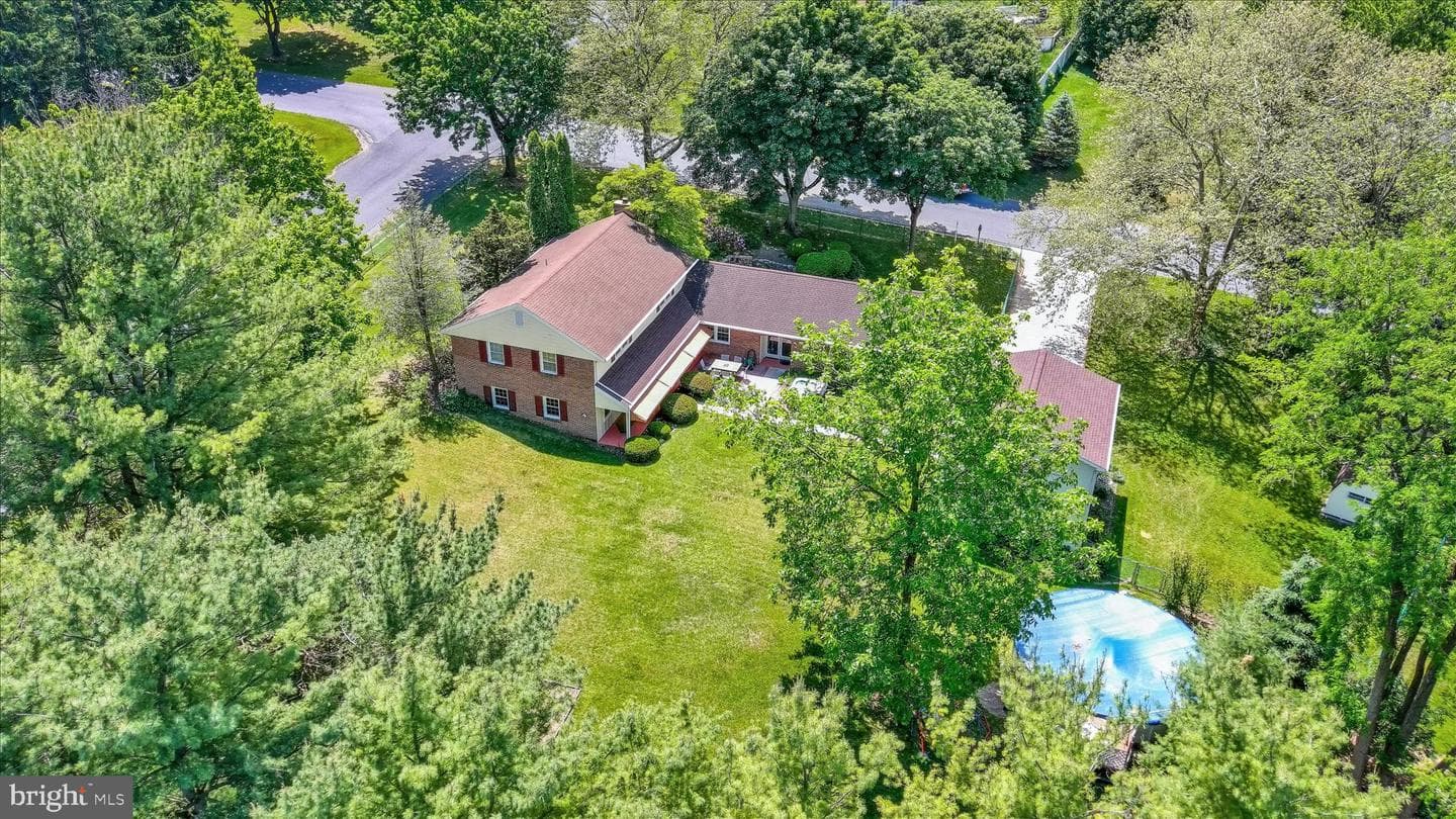 10 Field Stone Drive
