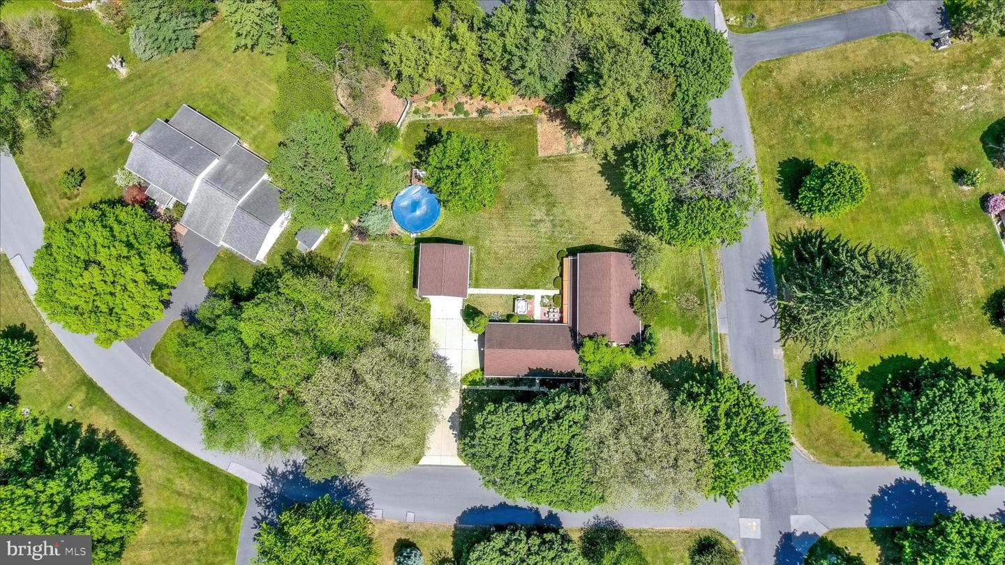 10 Field Stone Drive photo 2