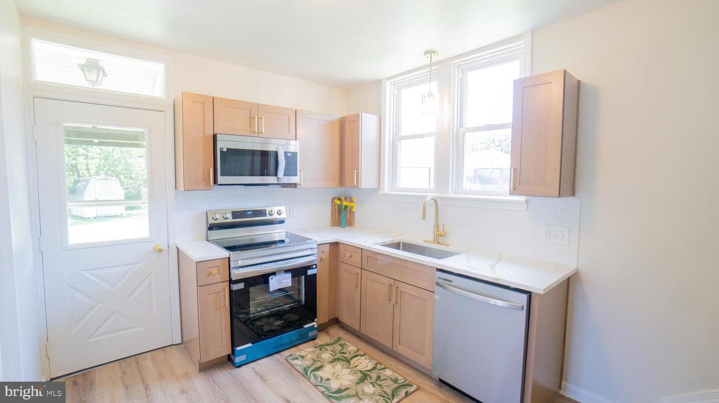 9 Oakwood Circle photo 10