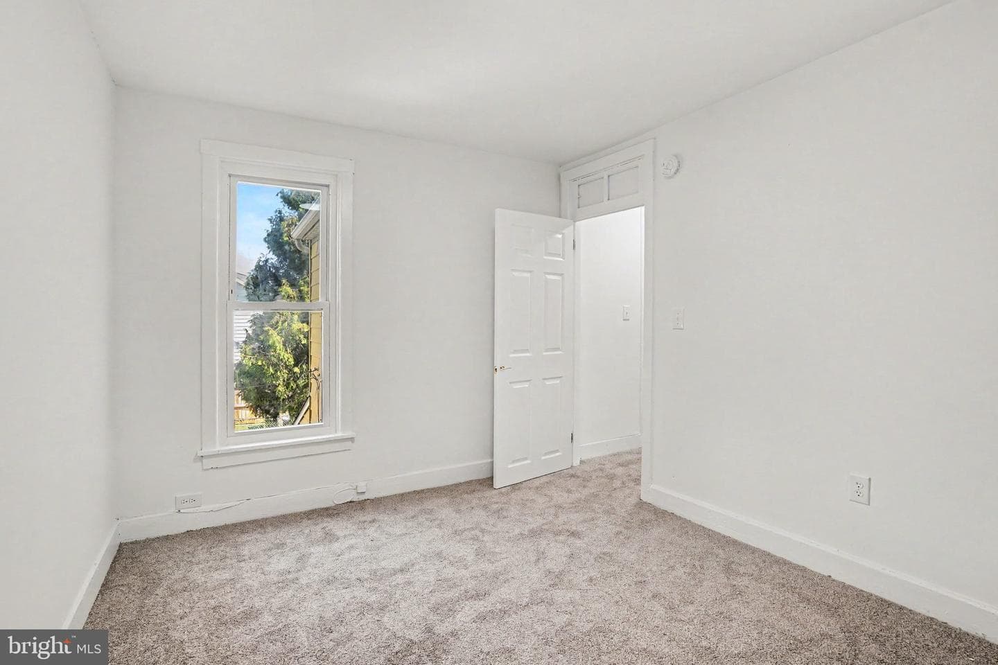 216 W Allen Street photo 14