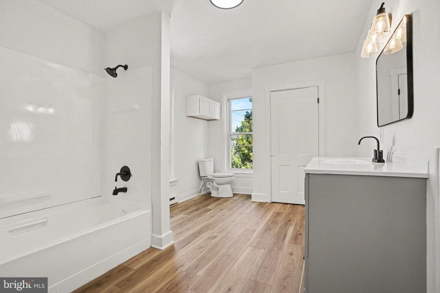 216 W Allen Street photo 15
