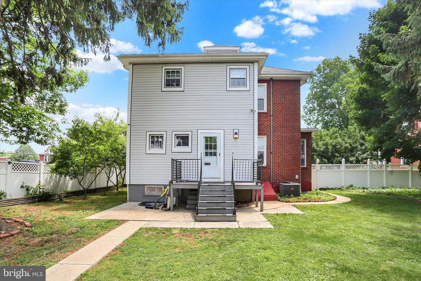 528 S Hanover Street photo 33