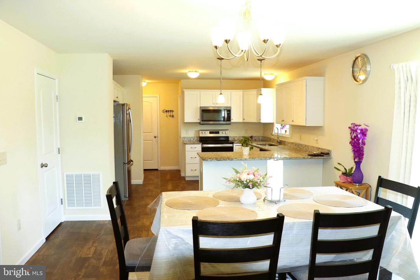 83 Bennington Way photo 3