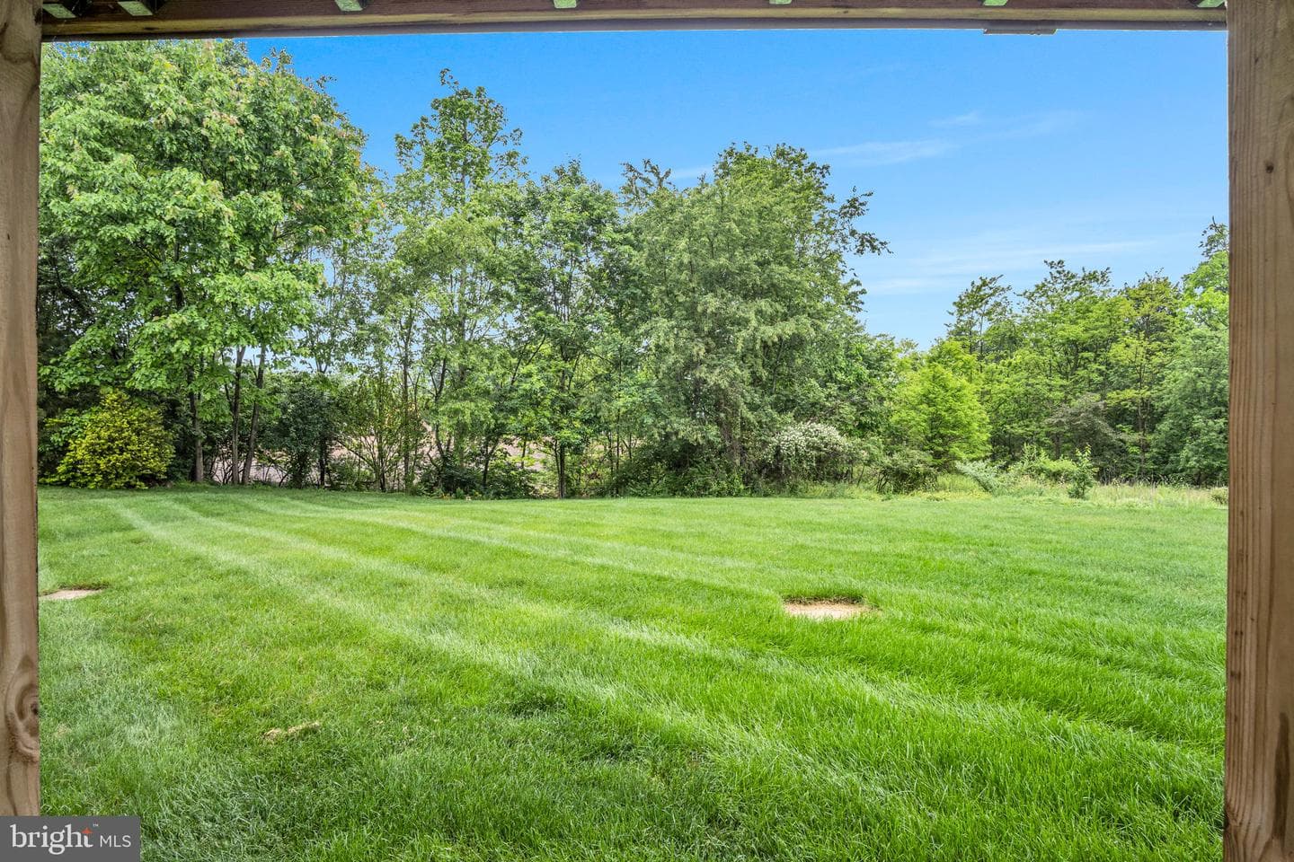 24 Crest View photo 35