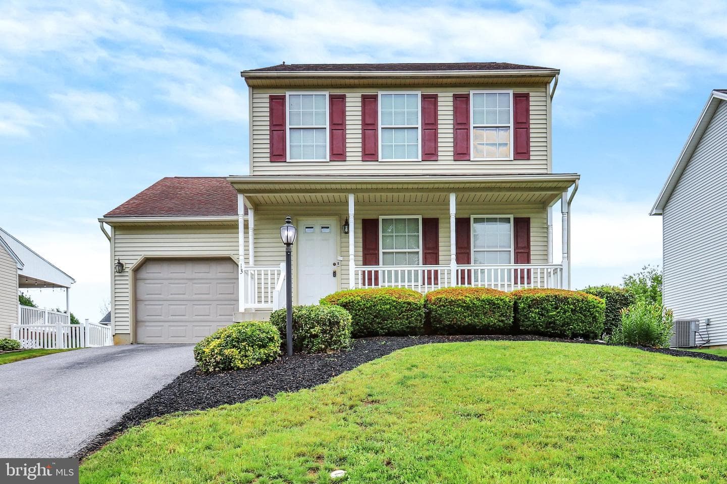 13 Kingsbridge Circle photo 2