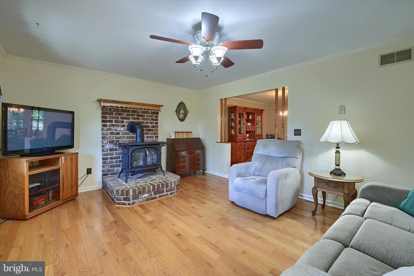 10 Matthew Court photo 8