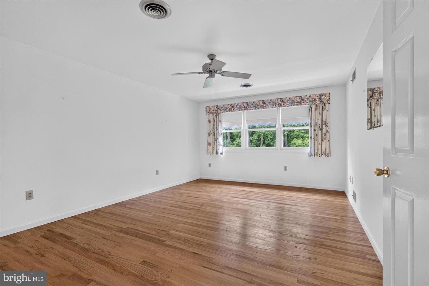 300 Acre Drive photo 18
