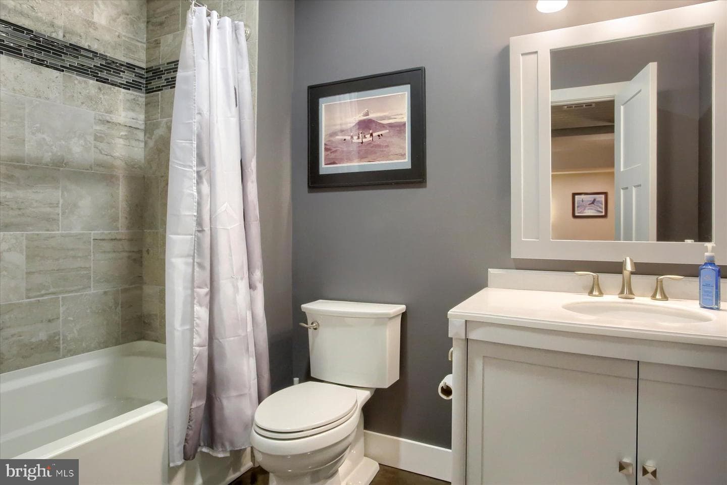 221 Wilson Street photo 51