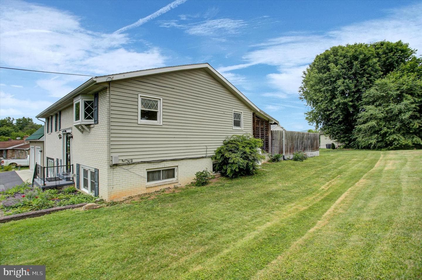 108 Willow Drive photo 5