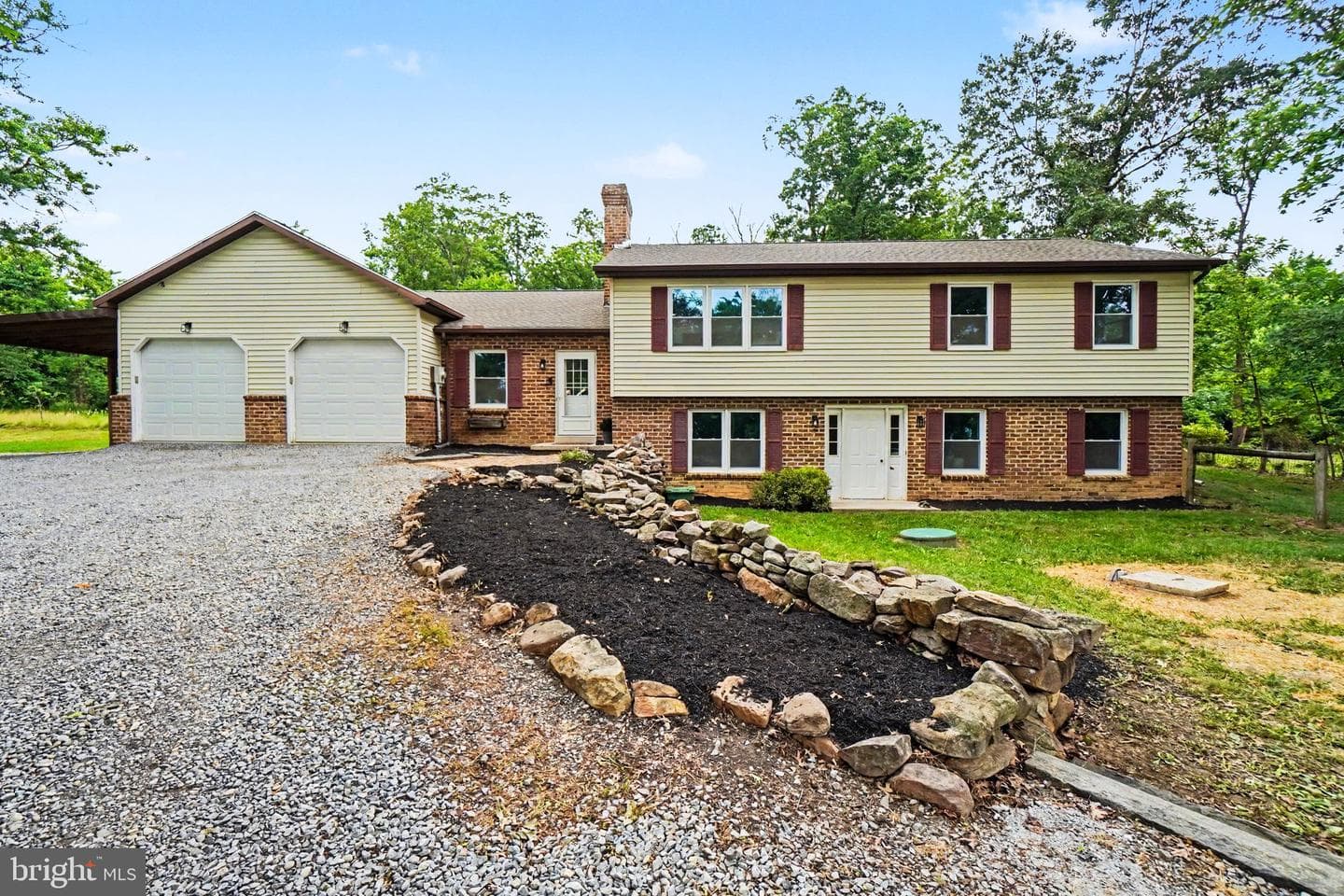 371 Bobcat Road, Newville