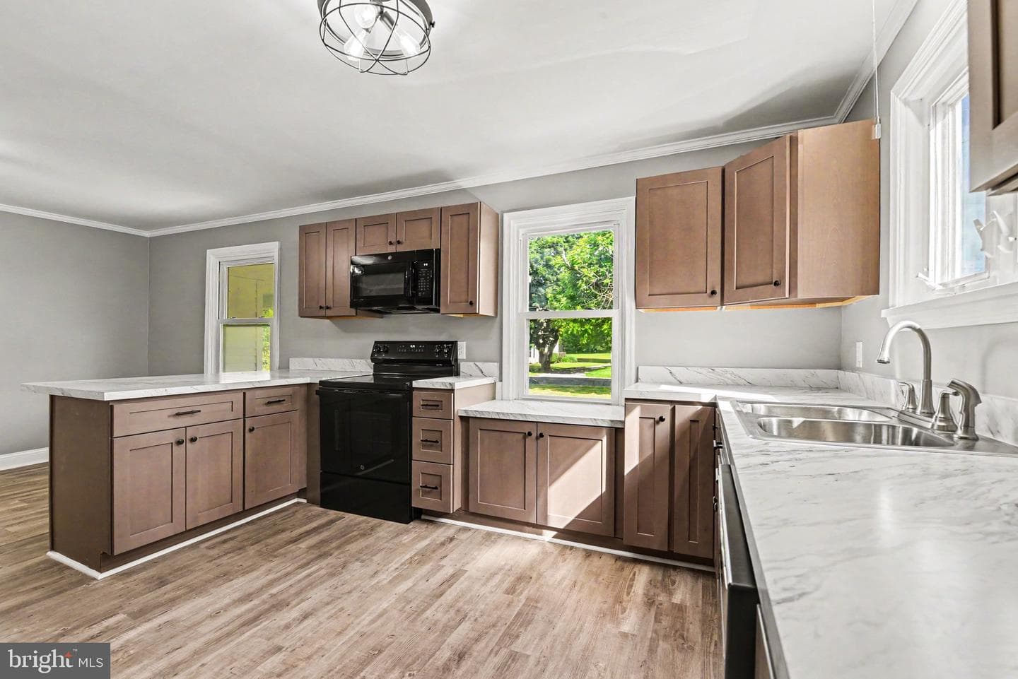 203 Pine Road photo 3