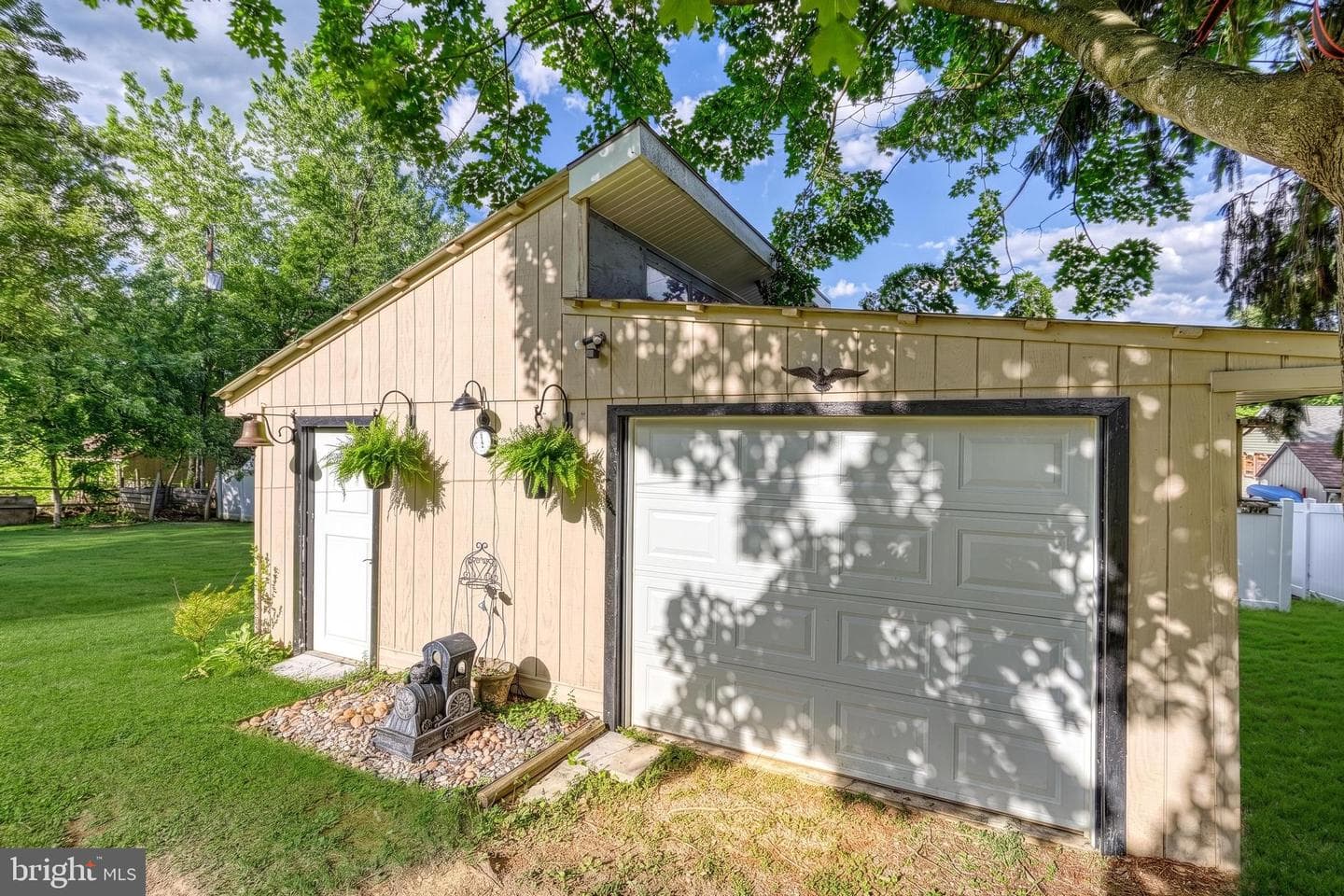 1917 Douglas Drive photo 25