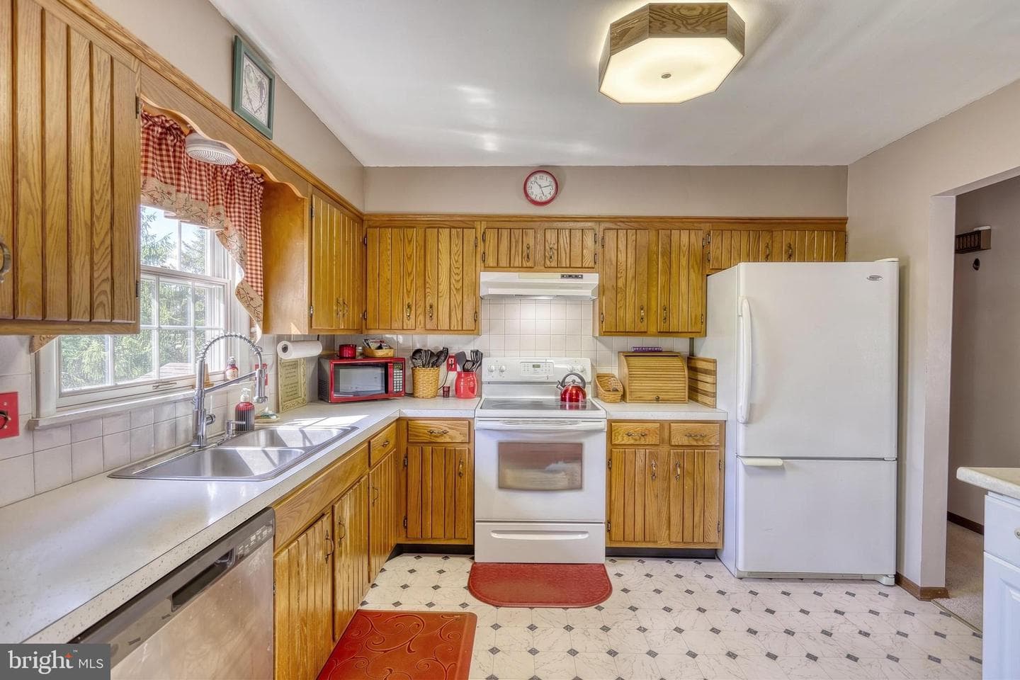 1917 Douglas Drive photo 8