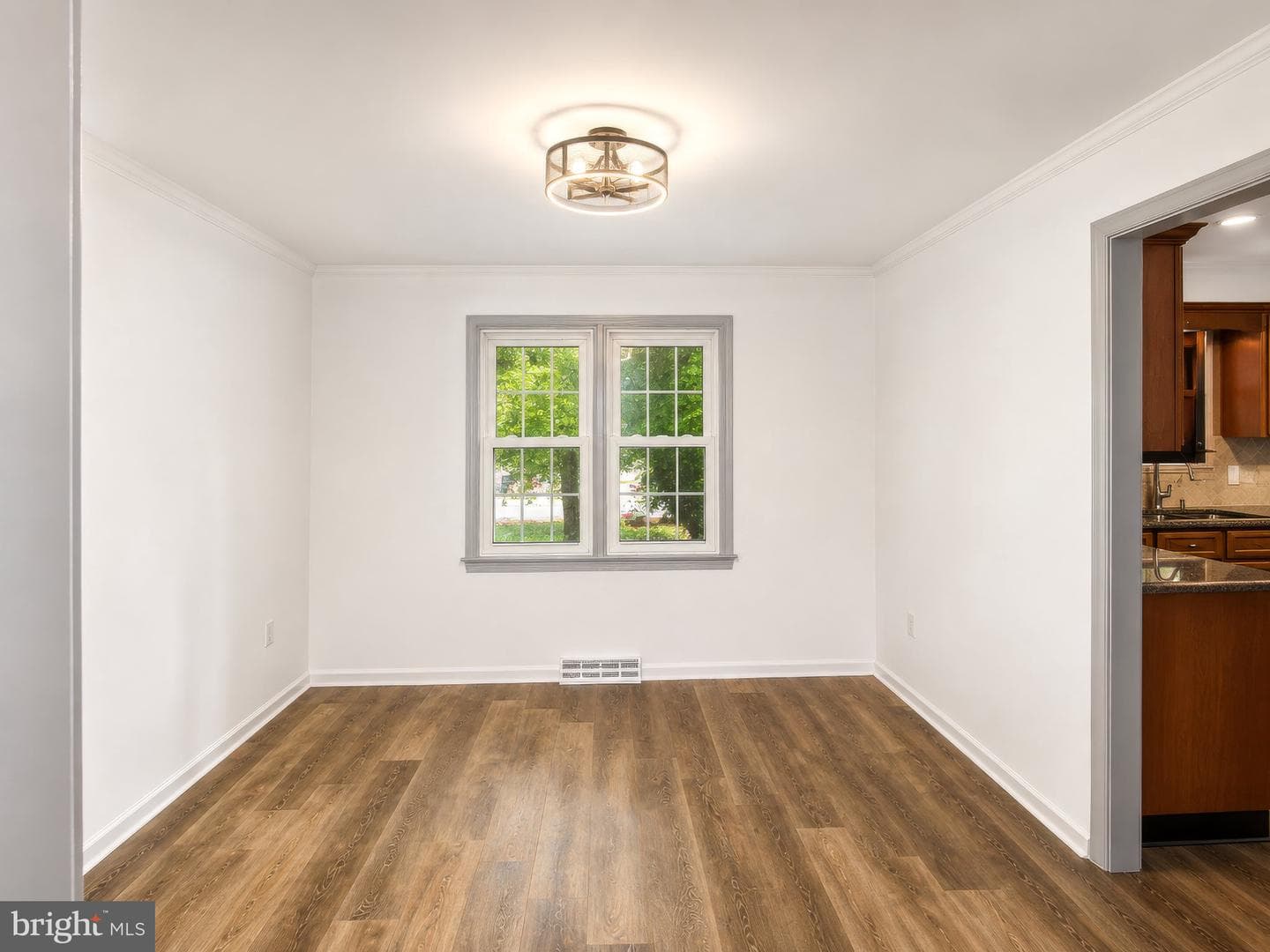 5221 Meadowbrook Drive photo 9