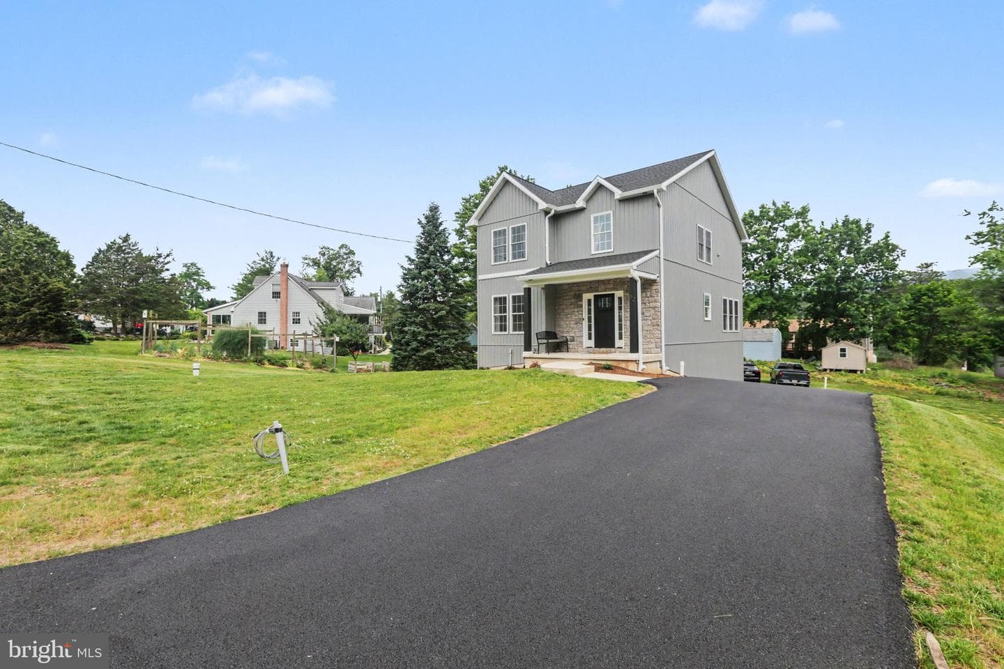 12 Oak Lane photo 4