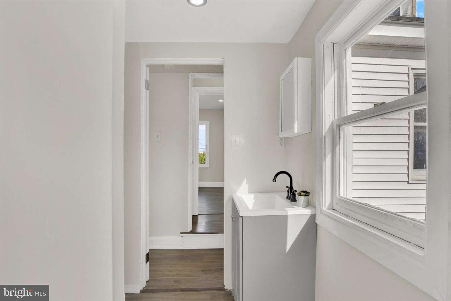 113 N York Street photo 14