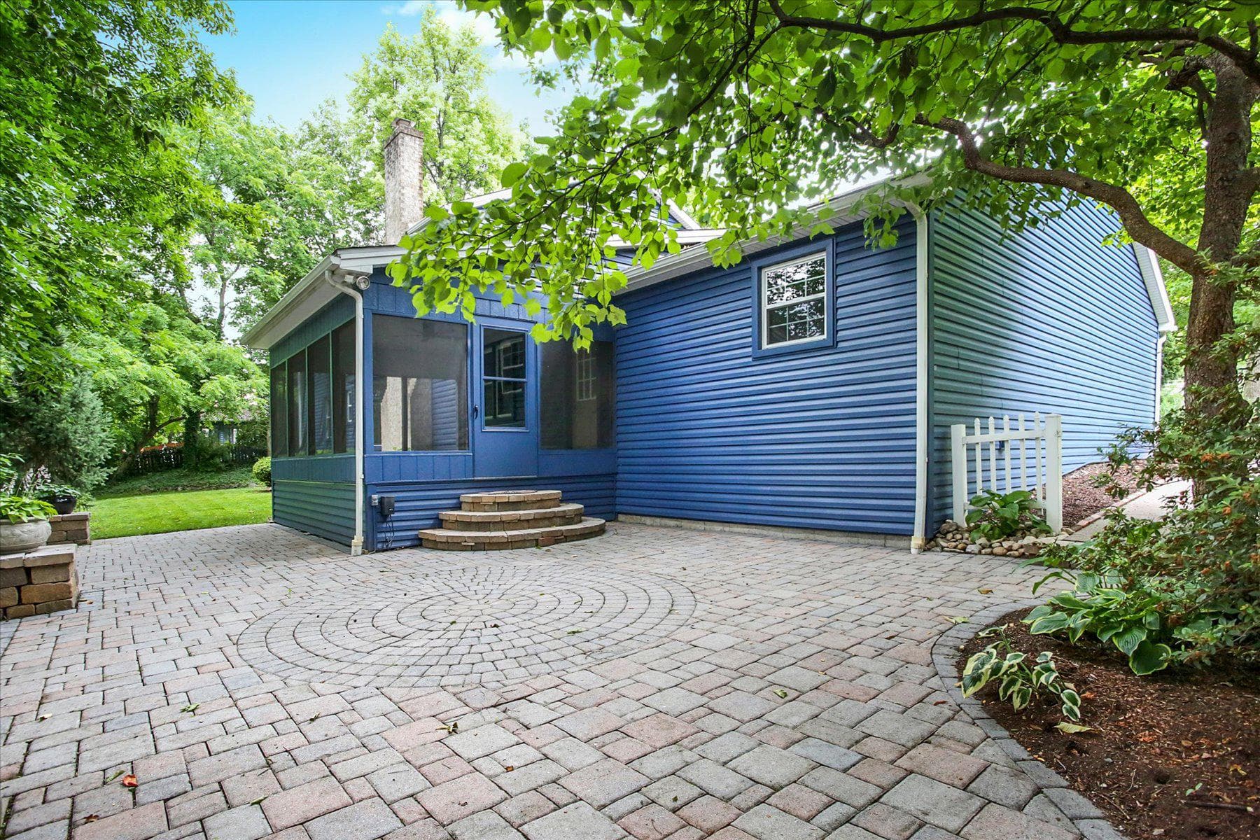 470 Woodcrest Drive photo 45