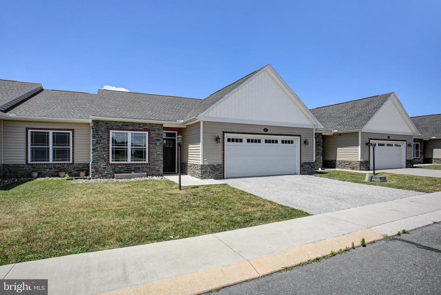 103 Blackbird Ln photo 4
