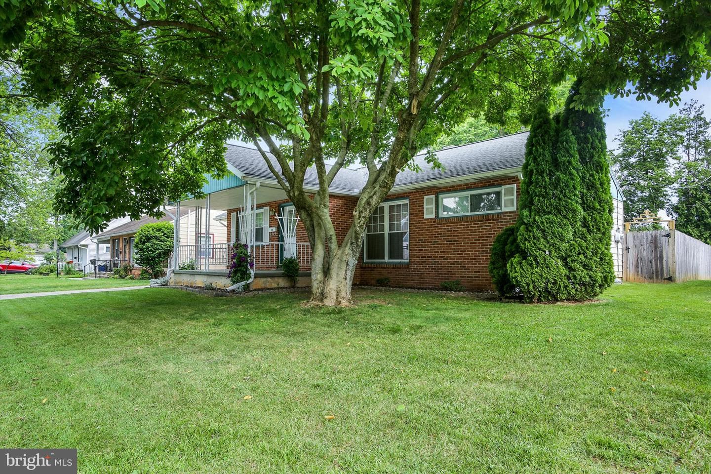 811 Coolidge Street photo 3
