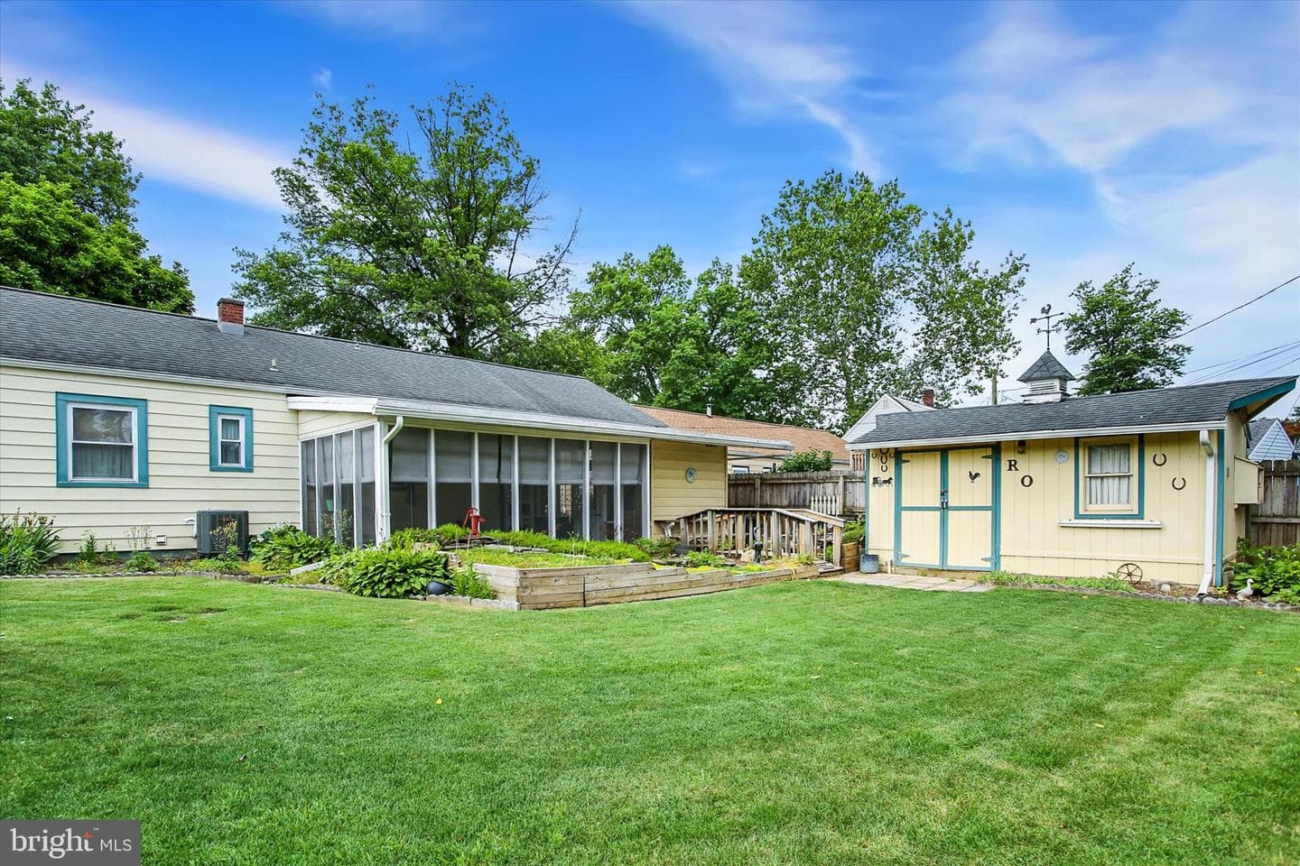 811 Coolidge Street photo 37