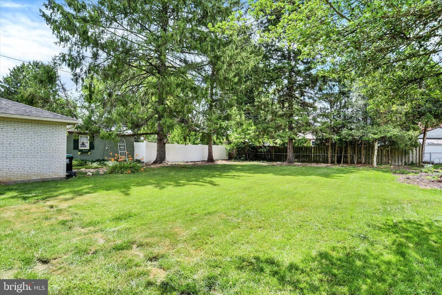 640 Walton Street photo 28