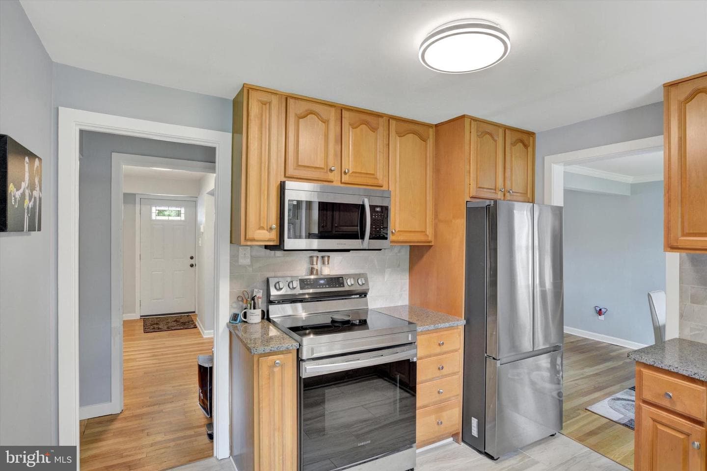 640 Walton Street photo 8