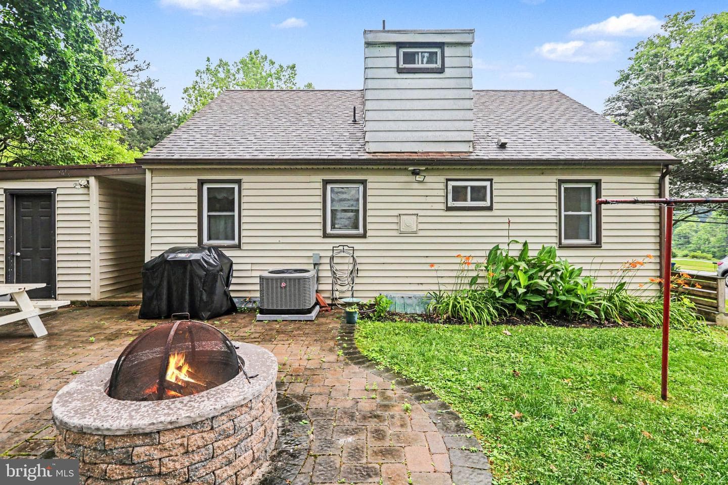 809 Grantham Road photo 5