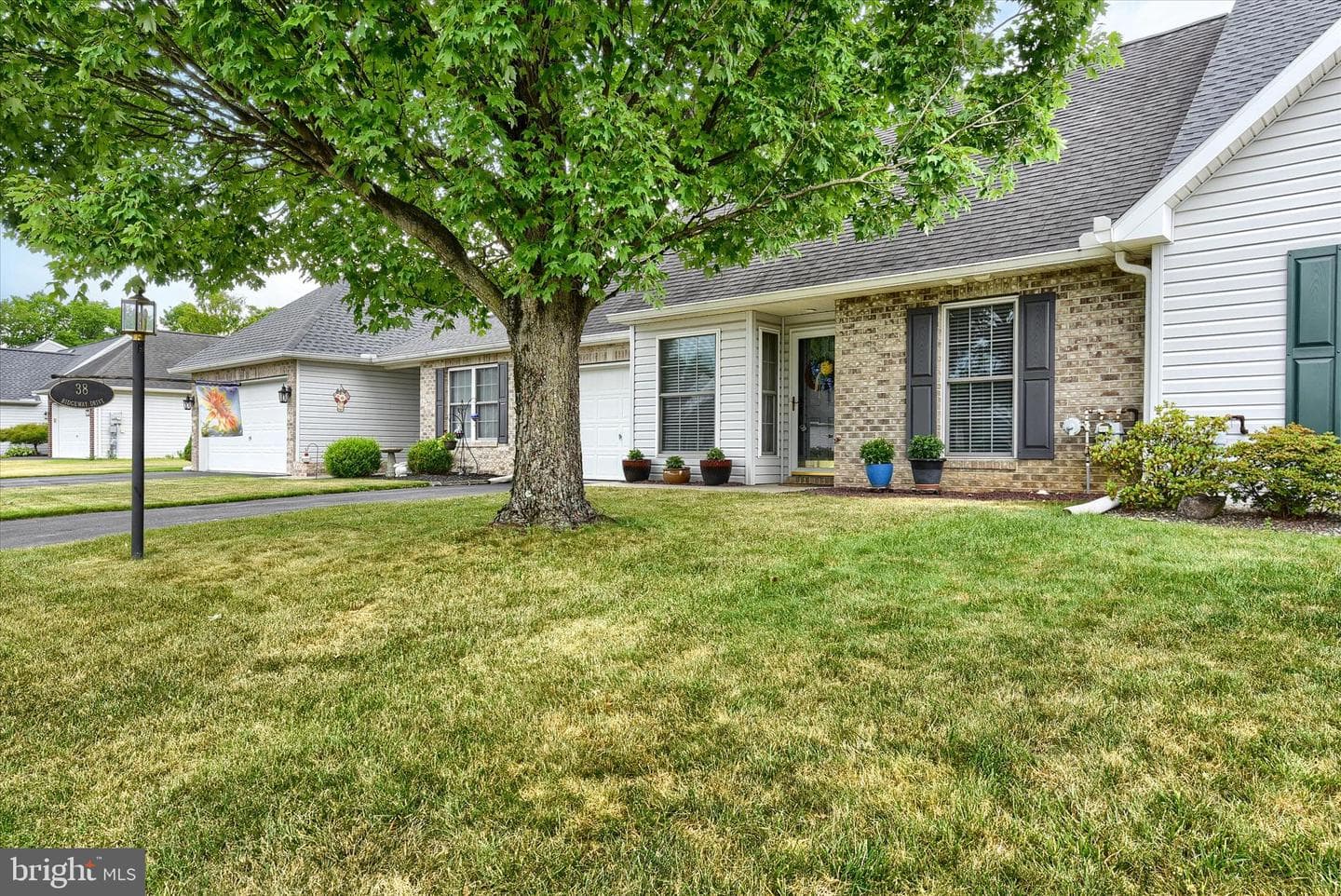 38 Ridgeway Drive photo 3