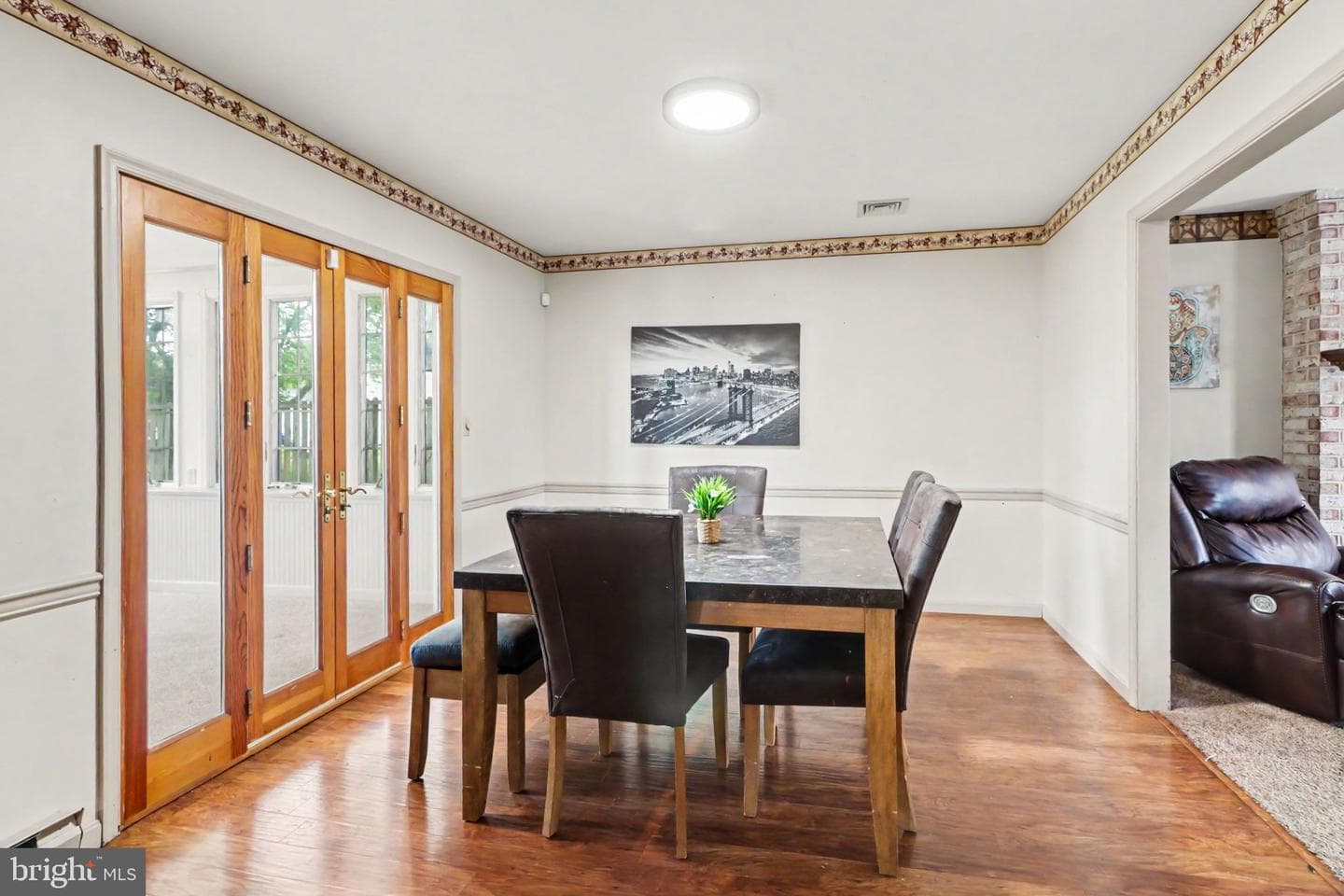 6 Kingswood Drive photo 5