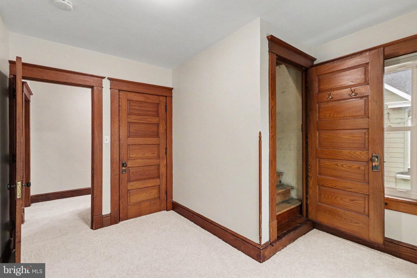 105 E Keller Street photo 13