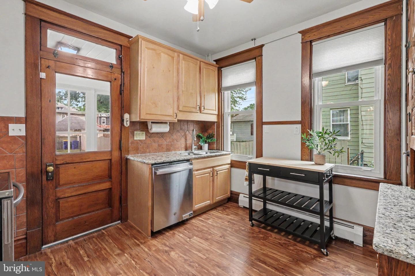 105 E Keller Street photo 6
