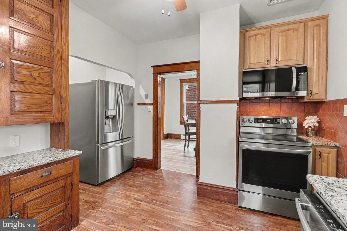 105 E Keller Street photo 7